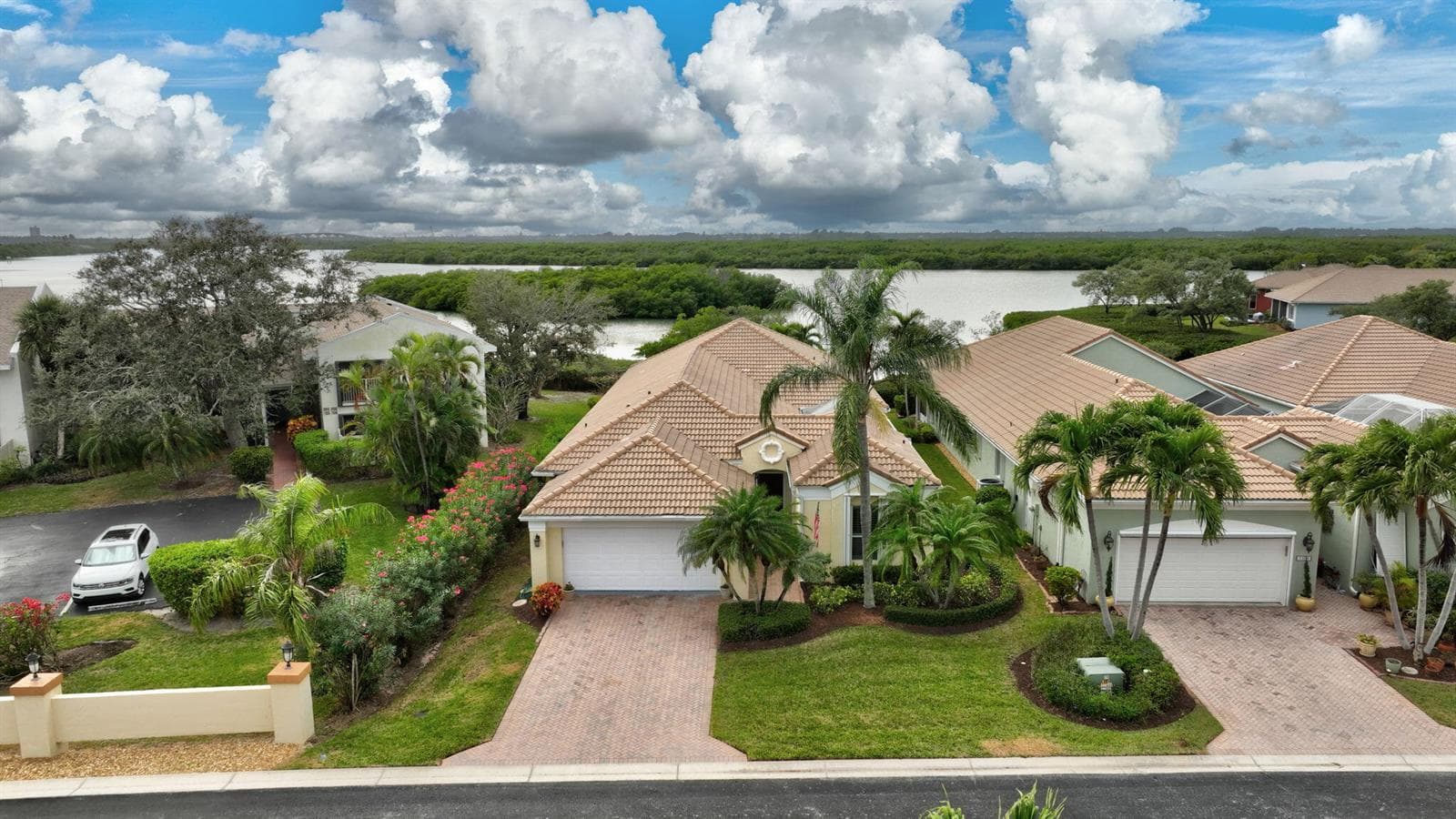 3305 Caracal Drive photo 1