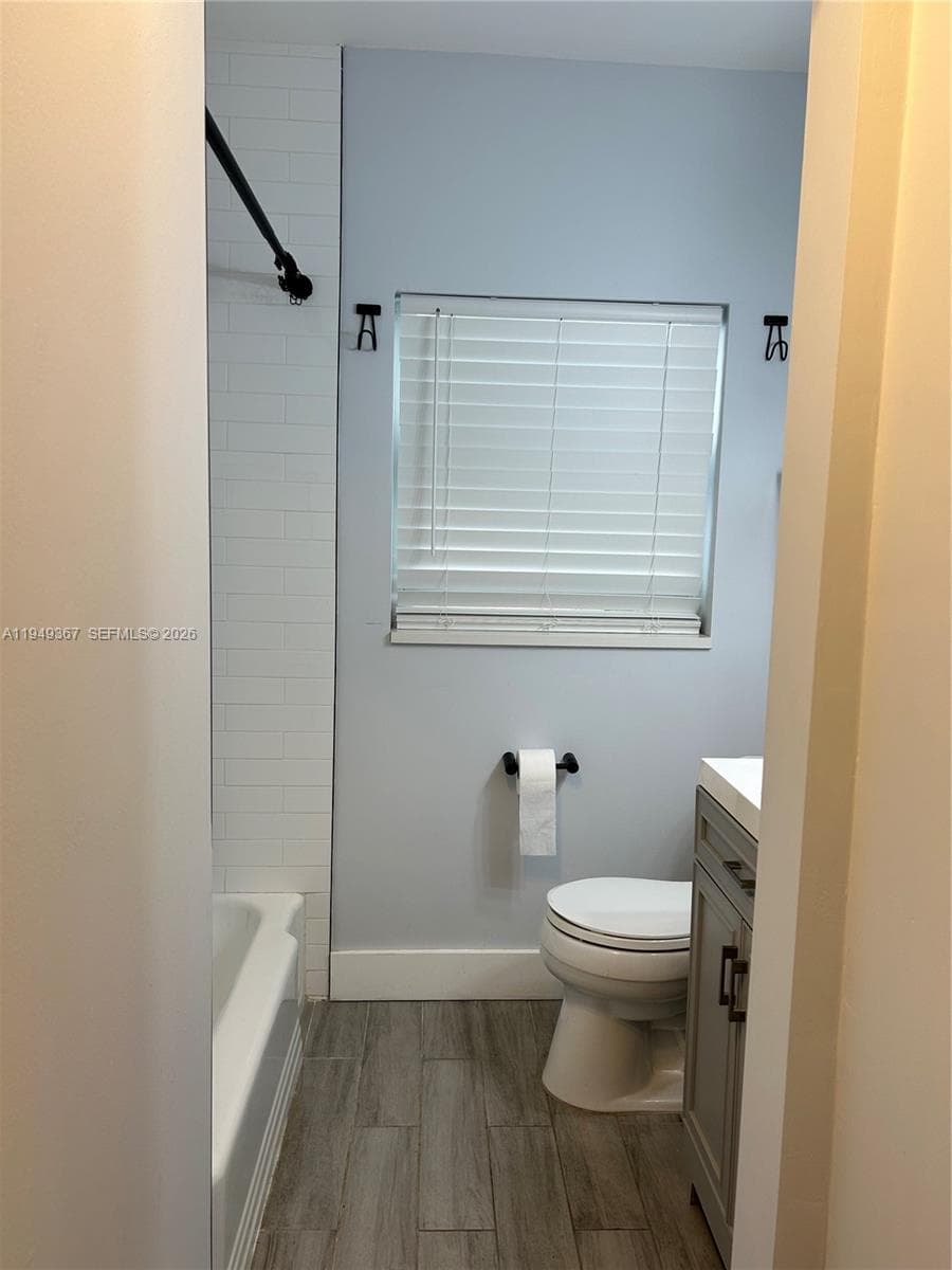 2508 Bay Dr 12 photo 16