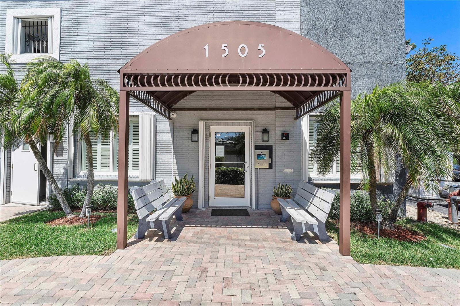 1505 N Riverside Drive 1003 photo 18