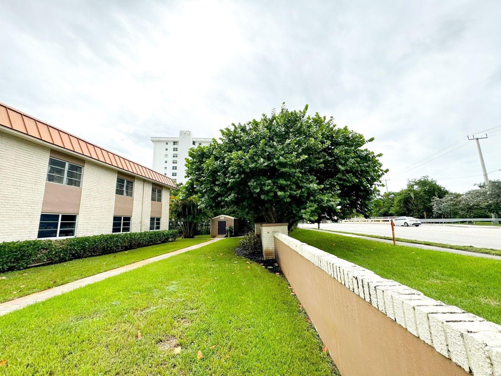 12 NE 19th Court 204A photo 18