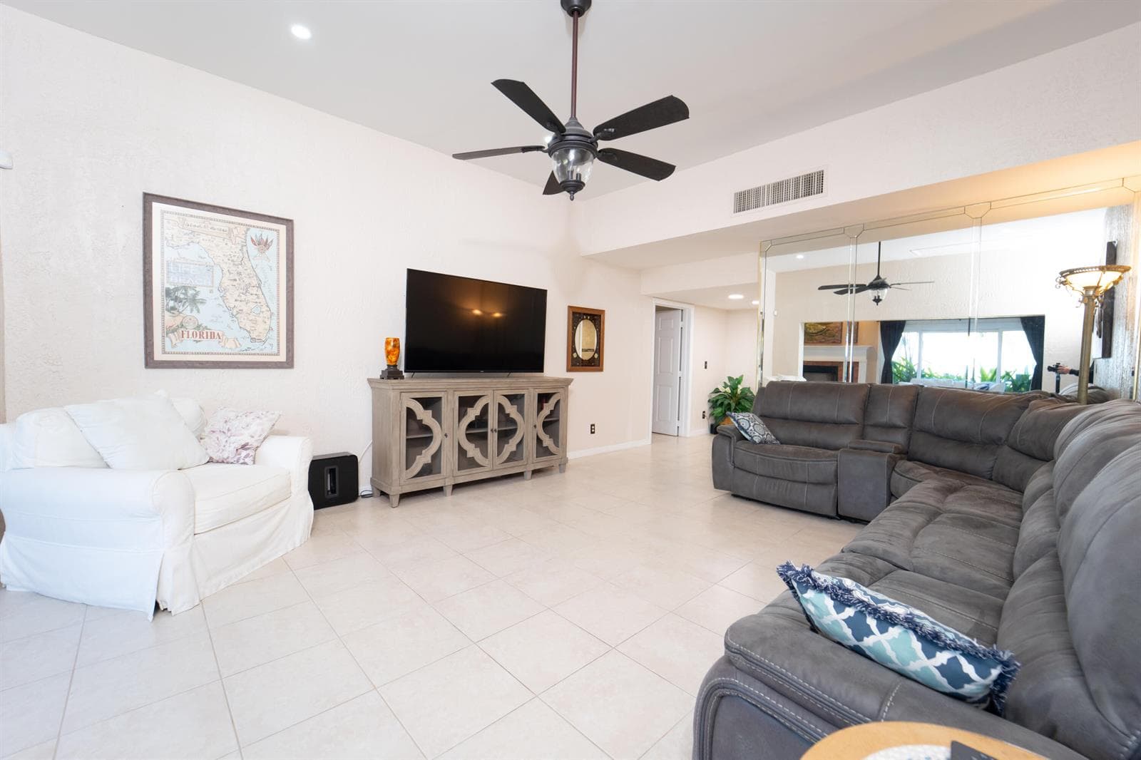4751 S Indian River Drive photo 13