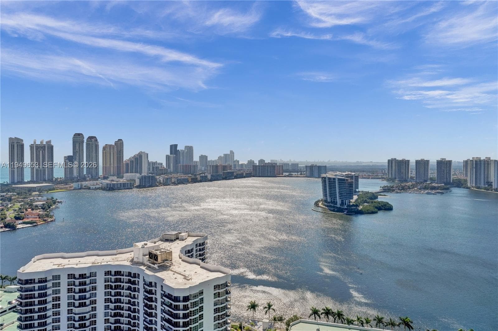 3500 Mystic Pointe Dr 3601 photo 4