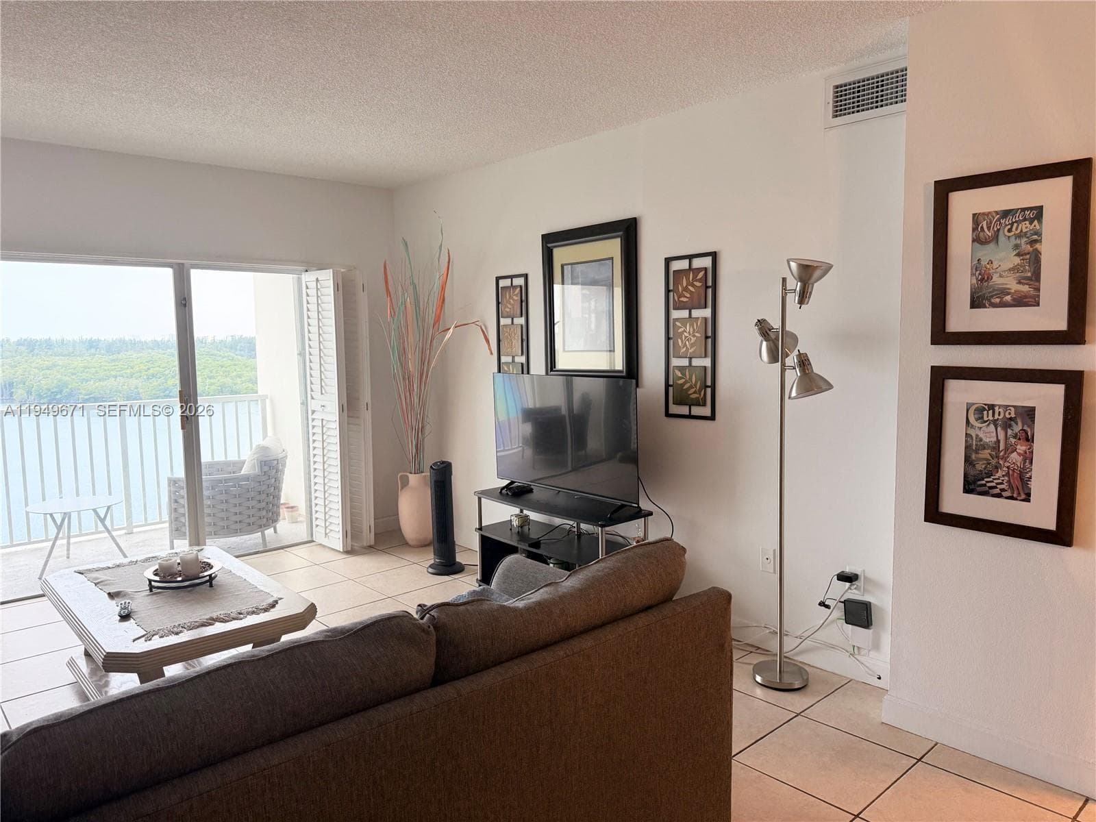 300 Bayview Dr 802 photo 6