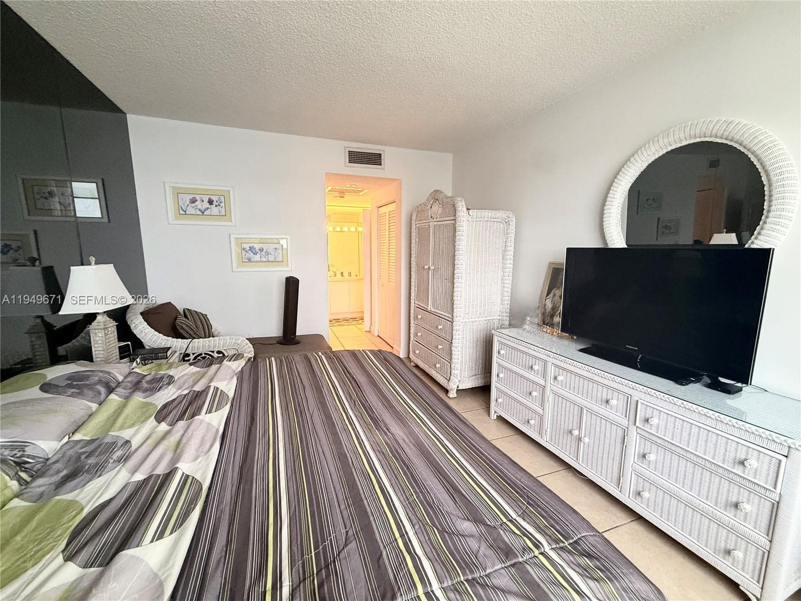 300 Bayview Dr 802 photo 12