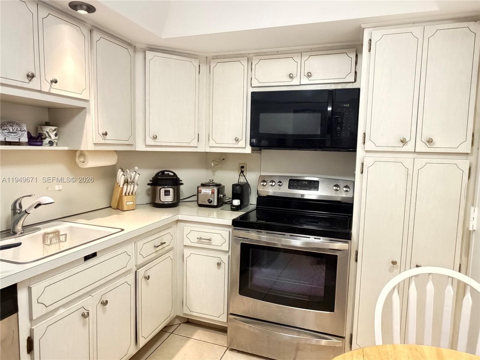 300 Bayview Dr 802 photo 9