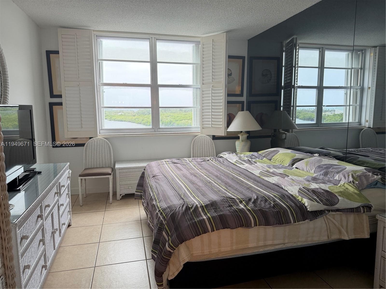 300 Bayview Dr 802 photo 14