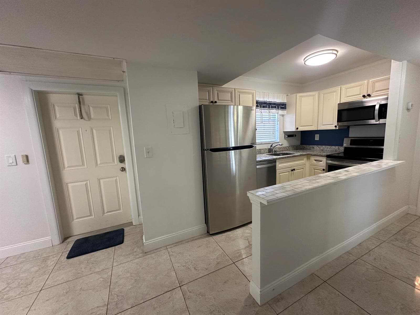 1810 New Palm Way 417 photo 3