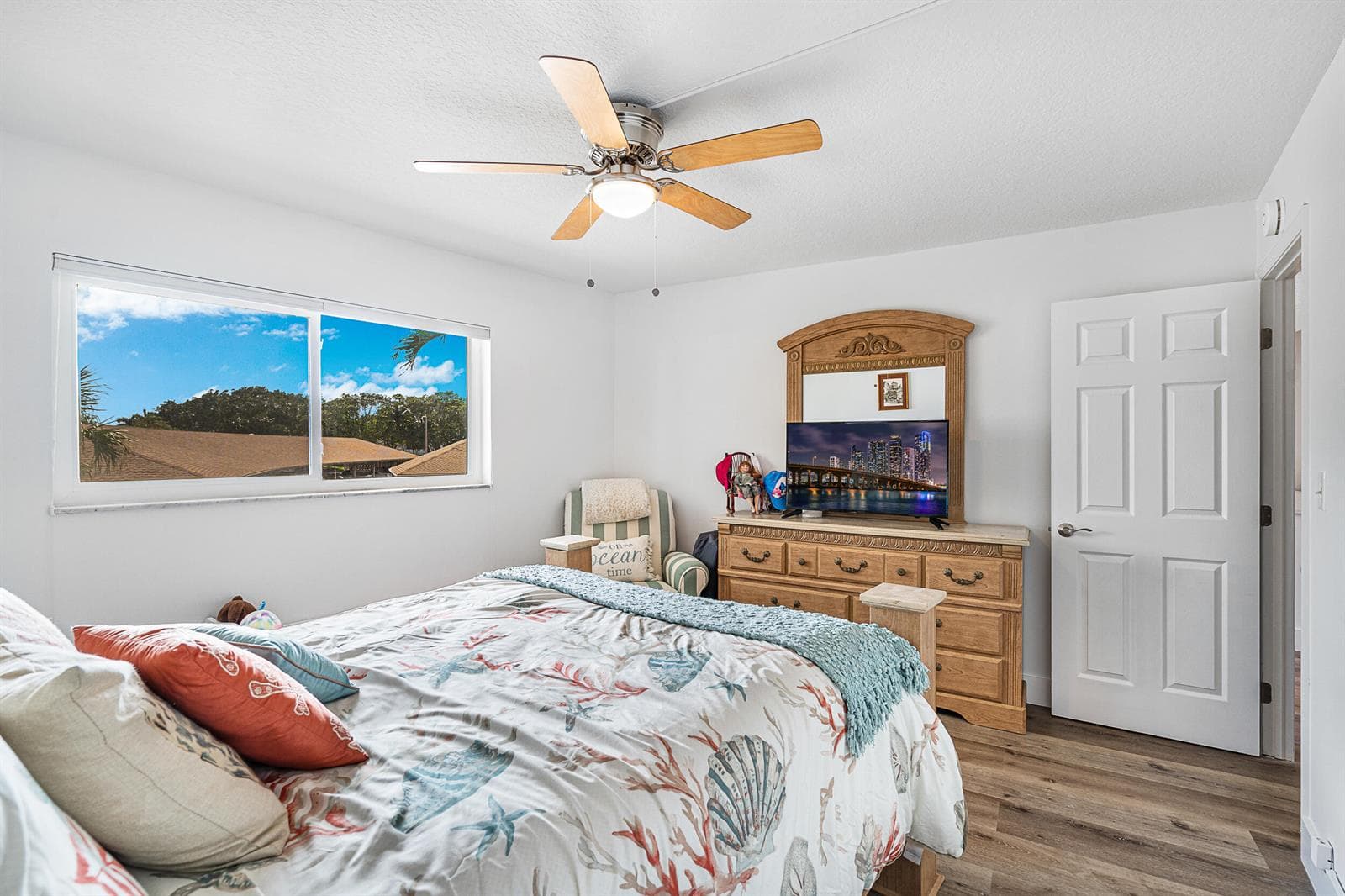 1537 E Hillsboro Boulevard 243 photo 18