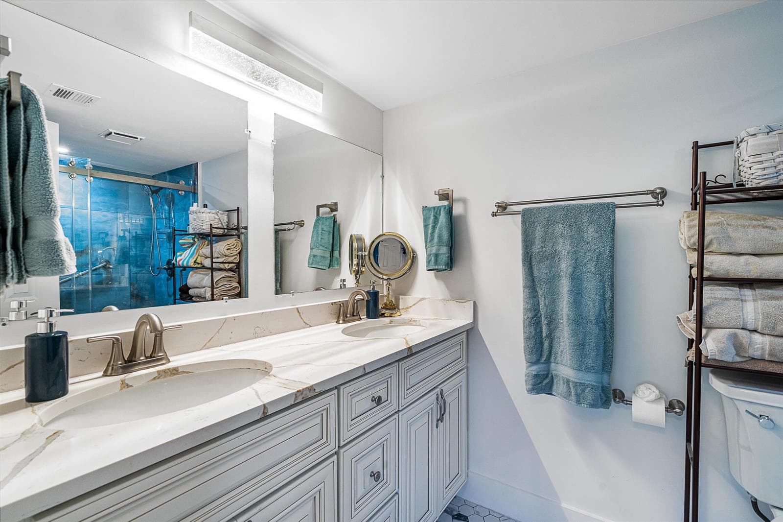 1537 E Hillsboro Boulevard 243 photo 15