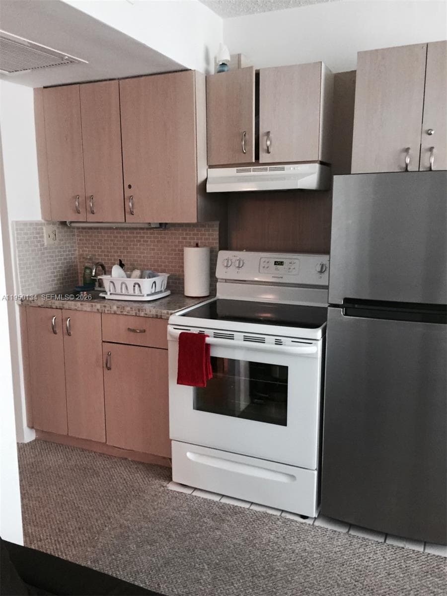 19201 Collins Ave 1033 photo 4
