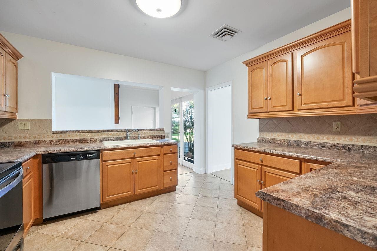 1431 S Ocean Boulevard 87 photo 14