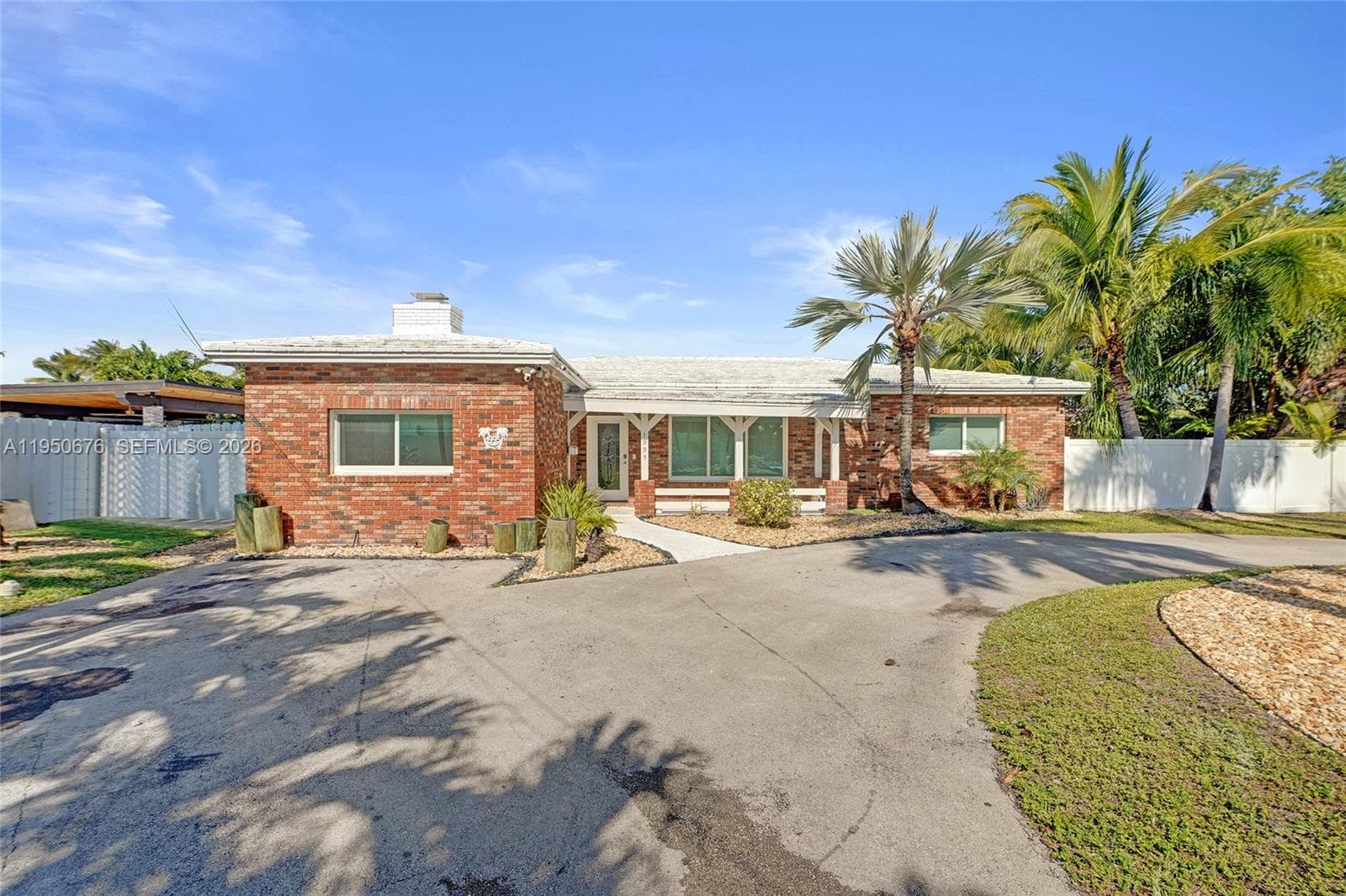 1995 N Hibiscus Dr photo 12