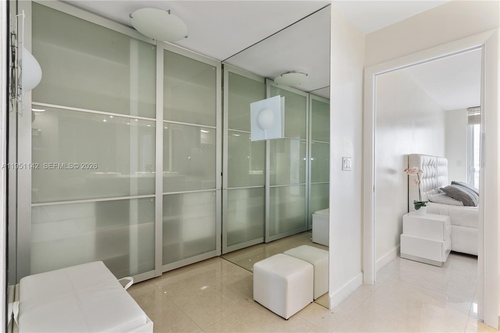 2401 Collins Ave 1110 photo 4