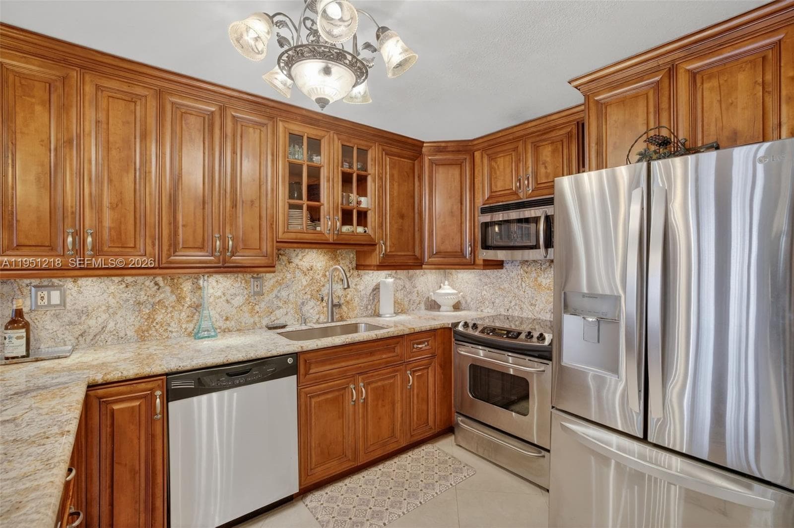 1000 Parkview Dr 806 photo 20