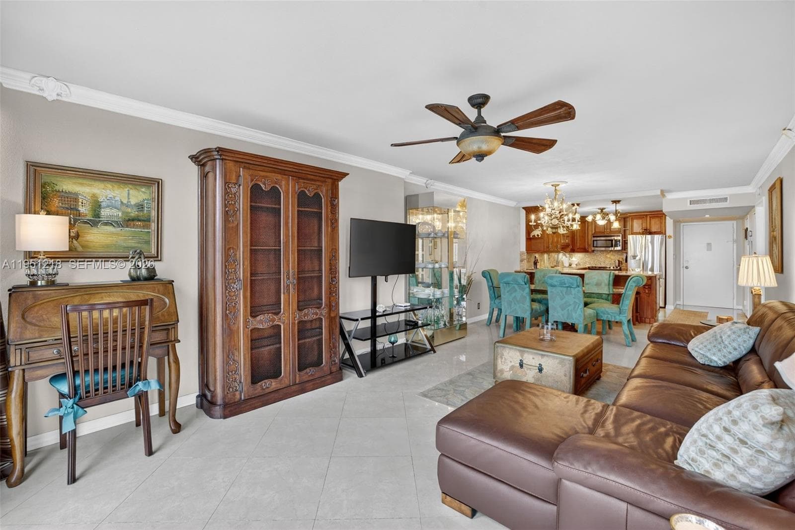 1000 Parkview Dr 806 photo 15