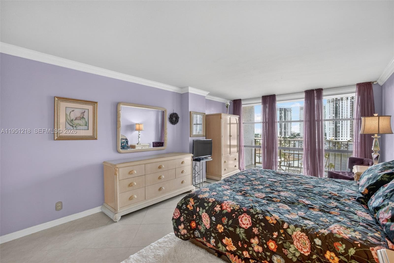 1000 Parkview Dr 806 photo 4