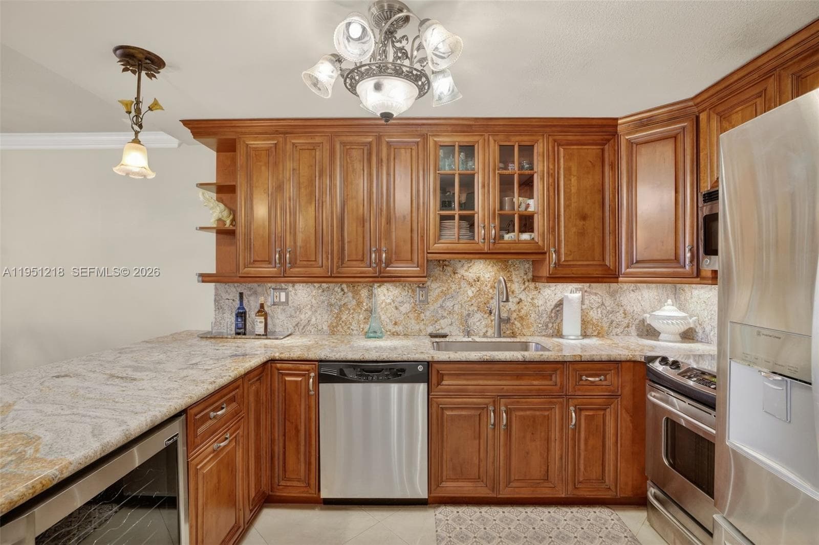 1000 Parkview Dr 806 photo 21