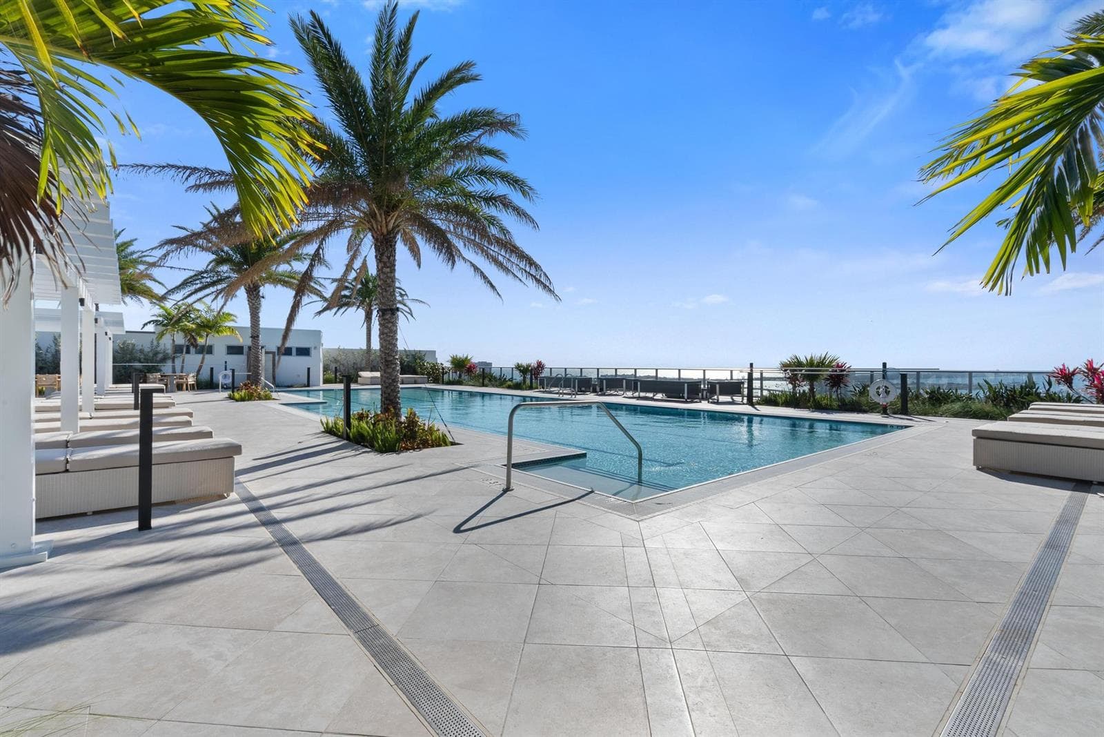 220 Lake Shore Drive 817 photo 20