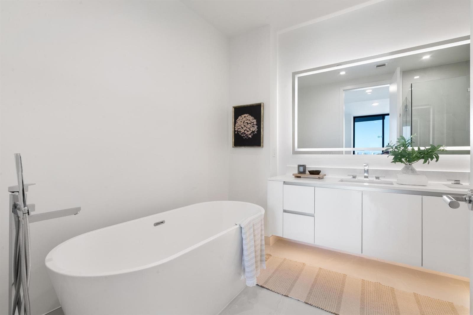 220 Lake Shore Drive 817 photo 10