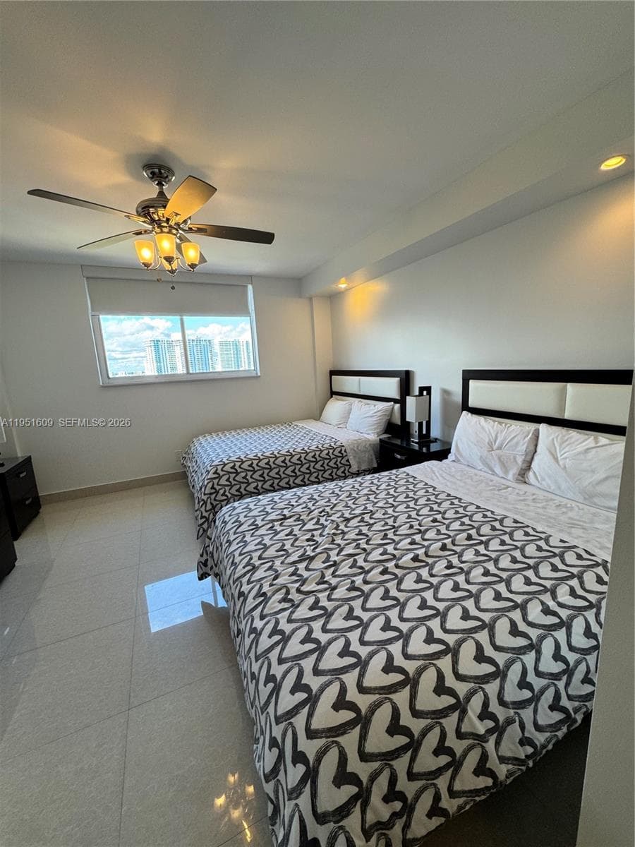 19370 Collins Ave 1520 photo 15