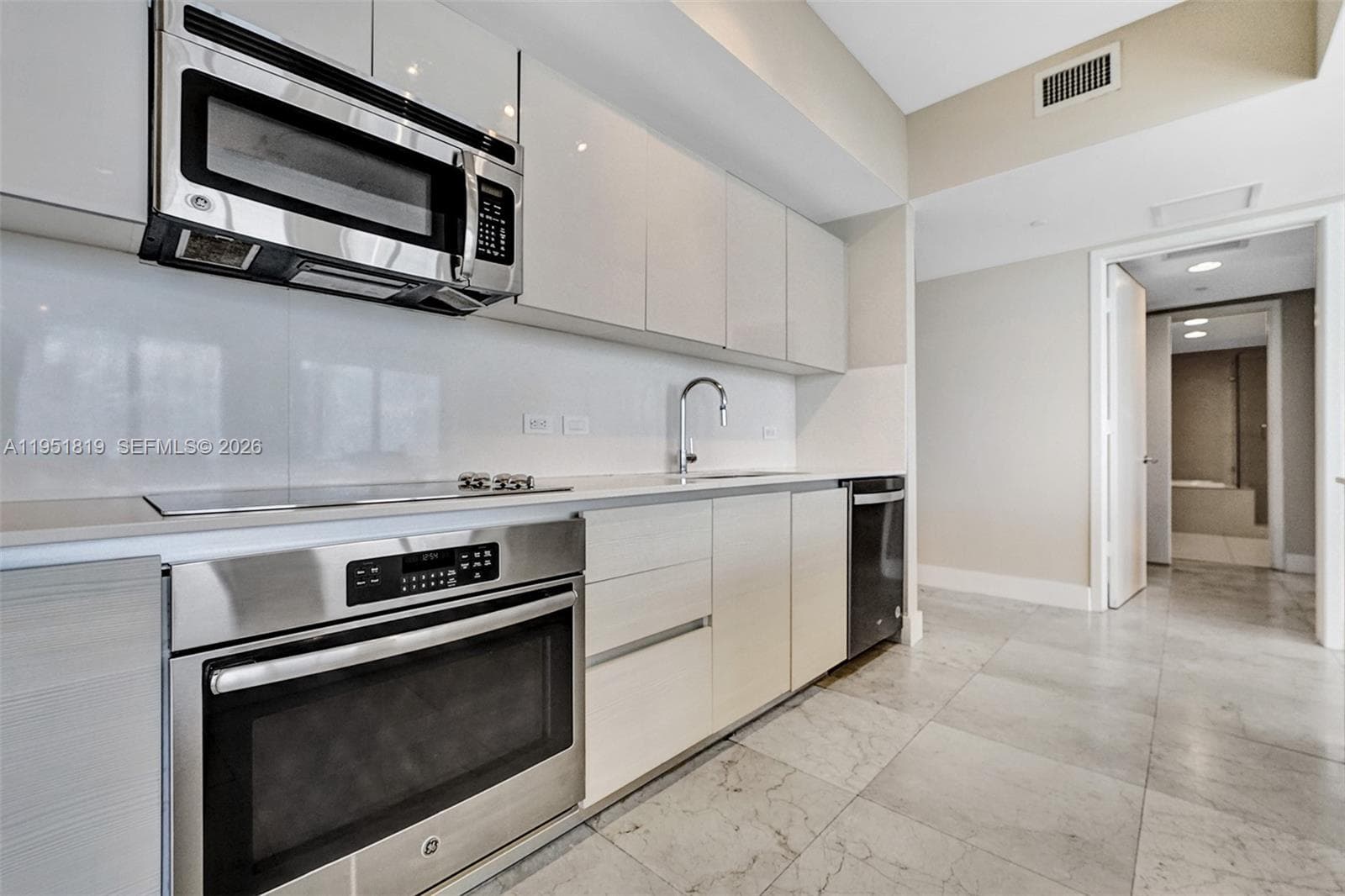 2600 E Hallandale Beach Blvd T3201 photo 23