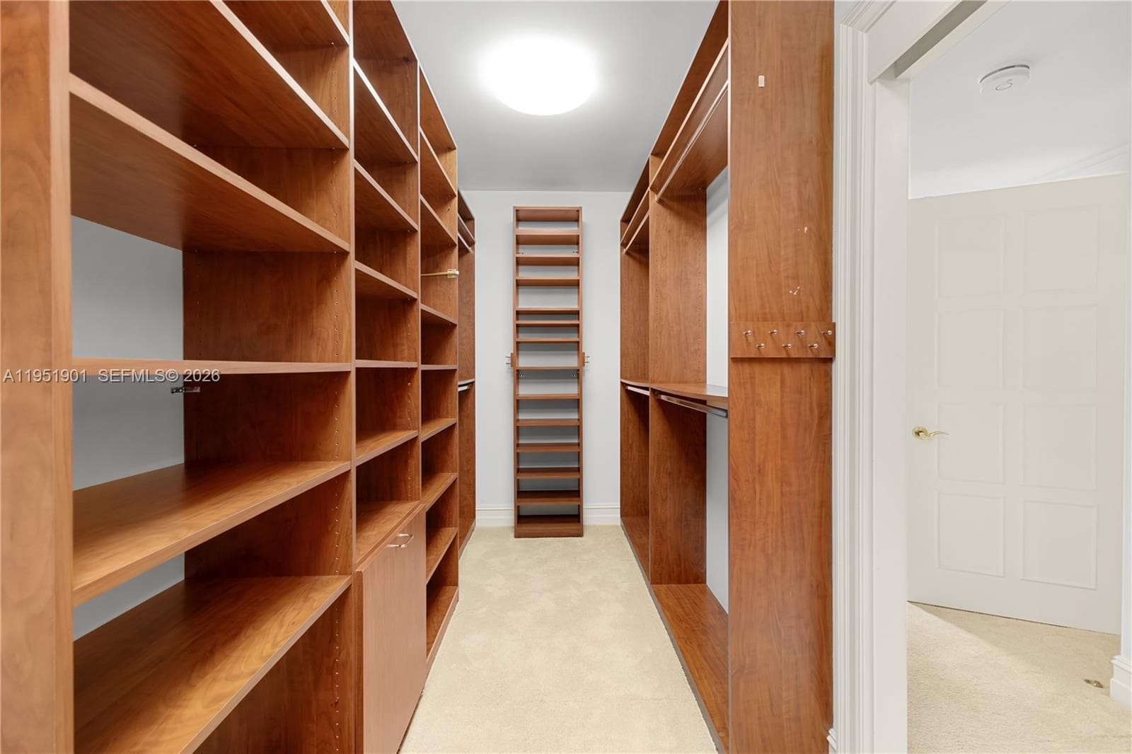 20201 E Country Club Dr 608 photo 14