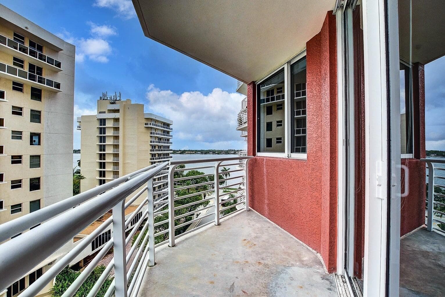 1551 N Flagler Drive 806 photo 14