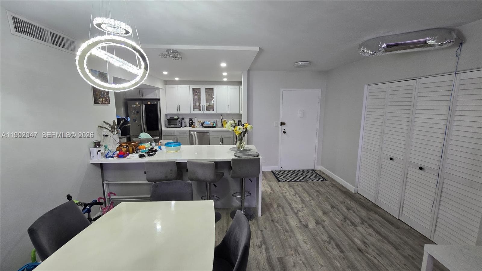 2500 Parkview Dr 2312 photo 2