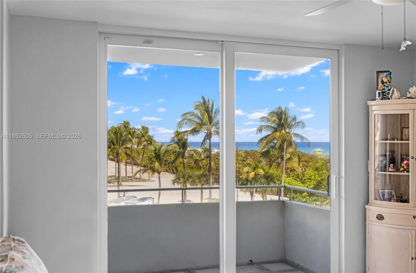 465 Ocean Dr 419 photo 2