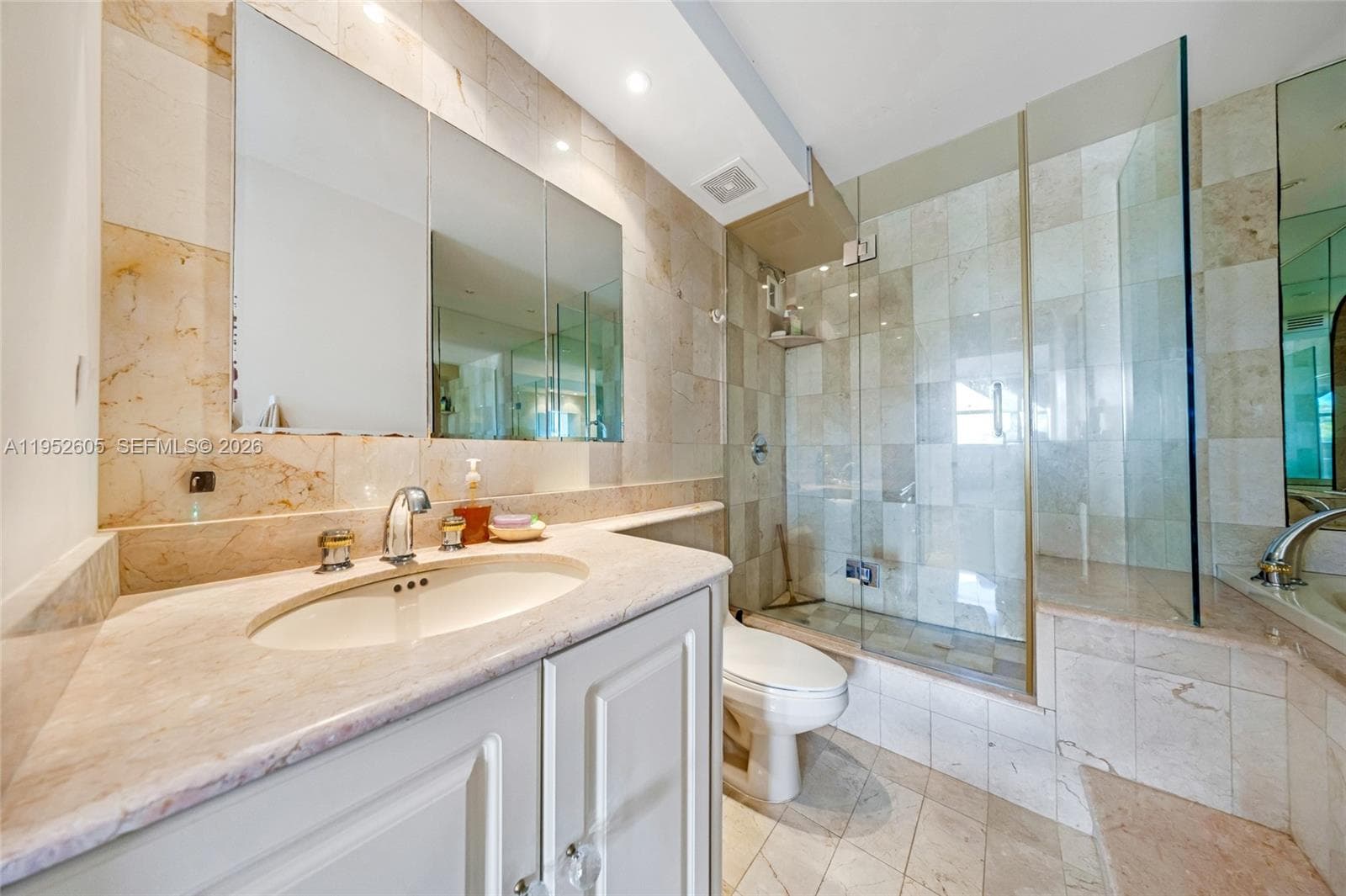 465 Ocean Dr 419 photo 13