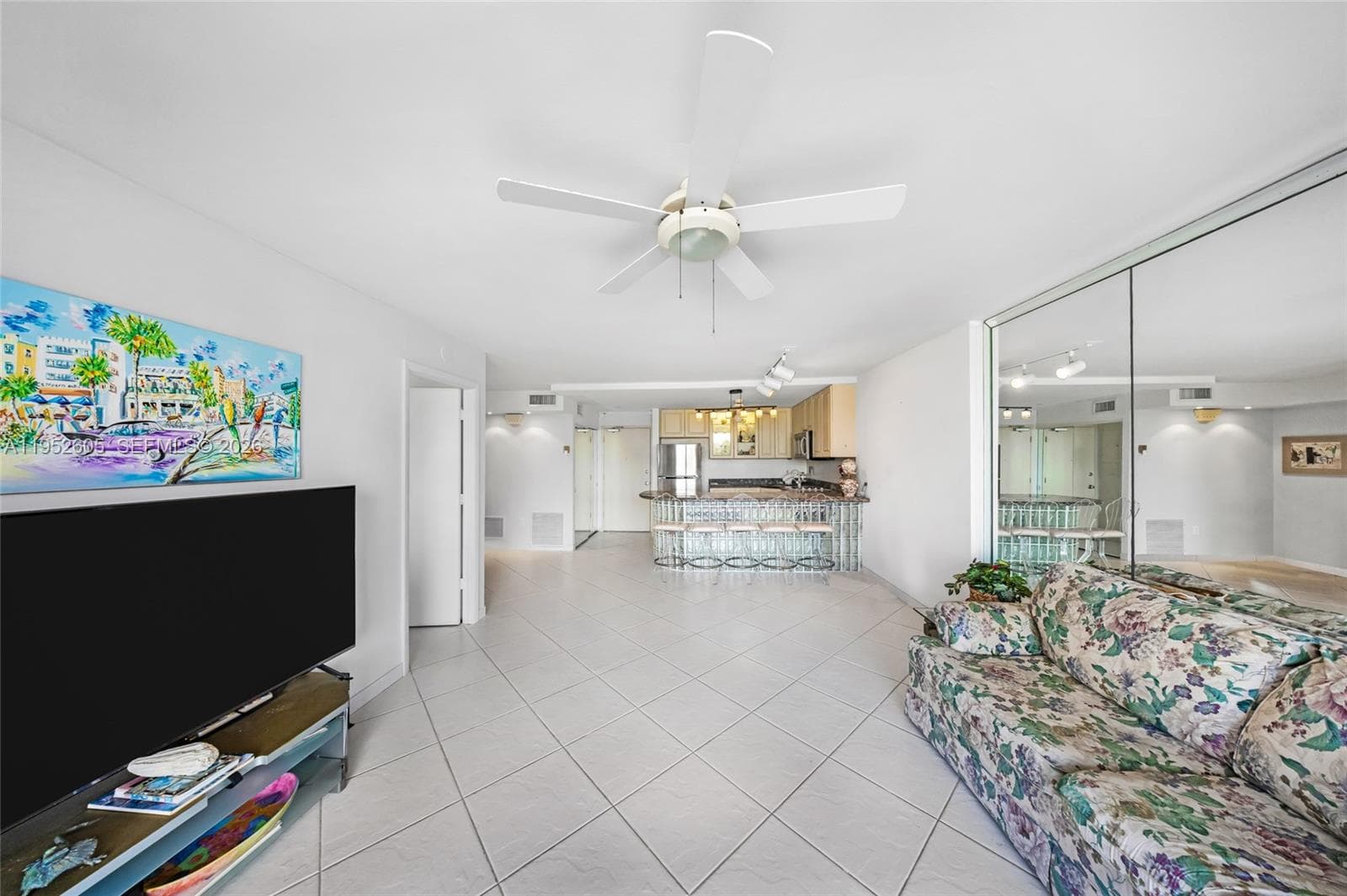 465 Ocean Dr 419 photo 12