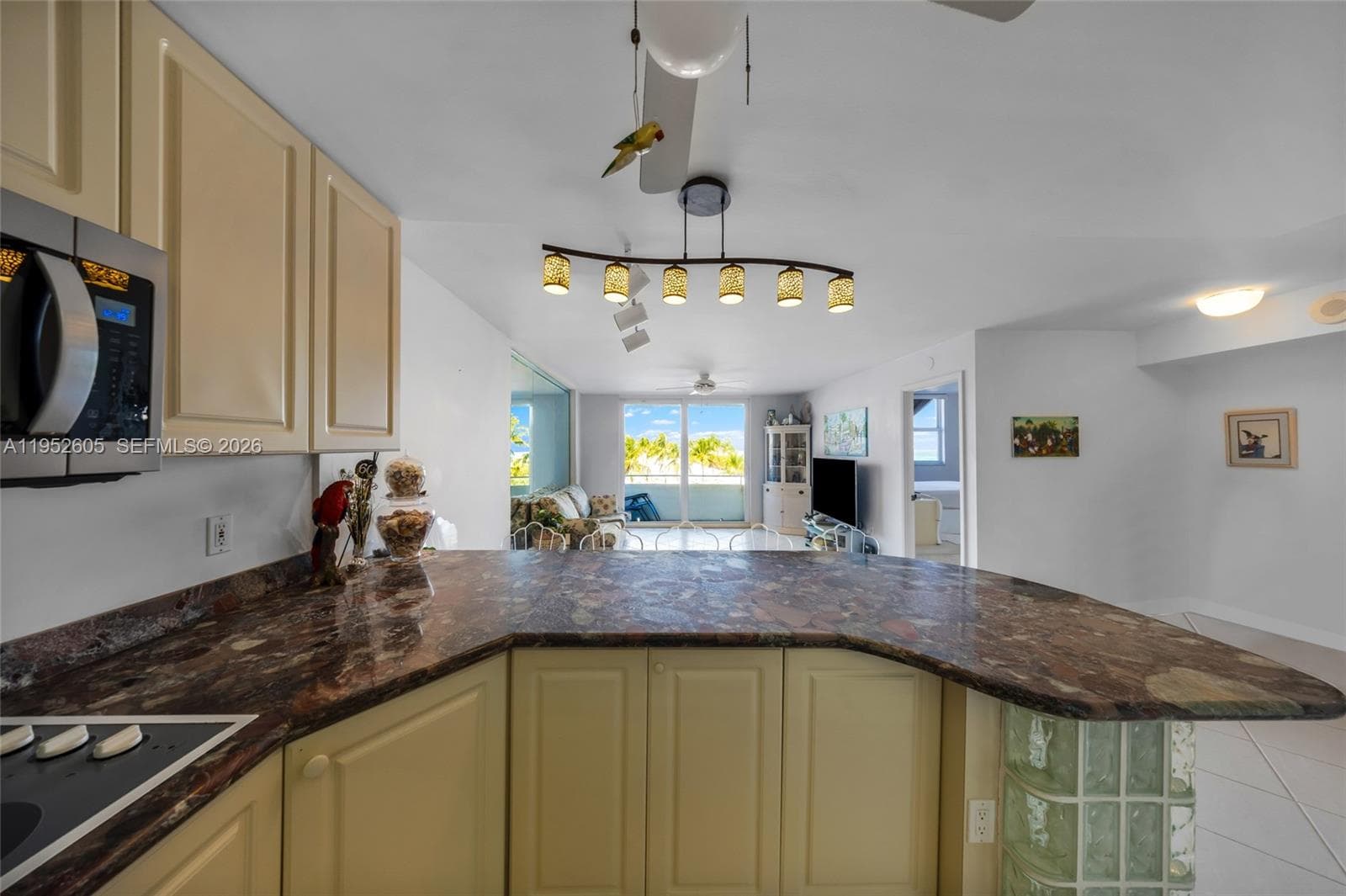 465 Ocean Dr 419 photo 5