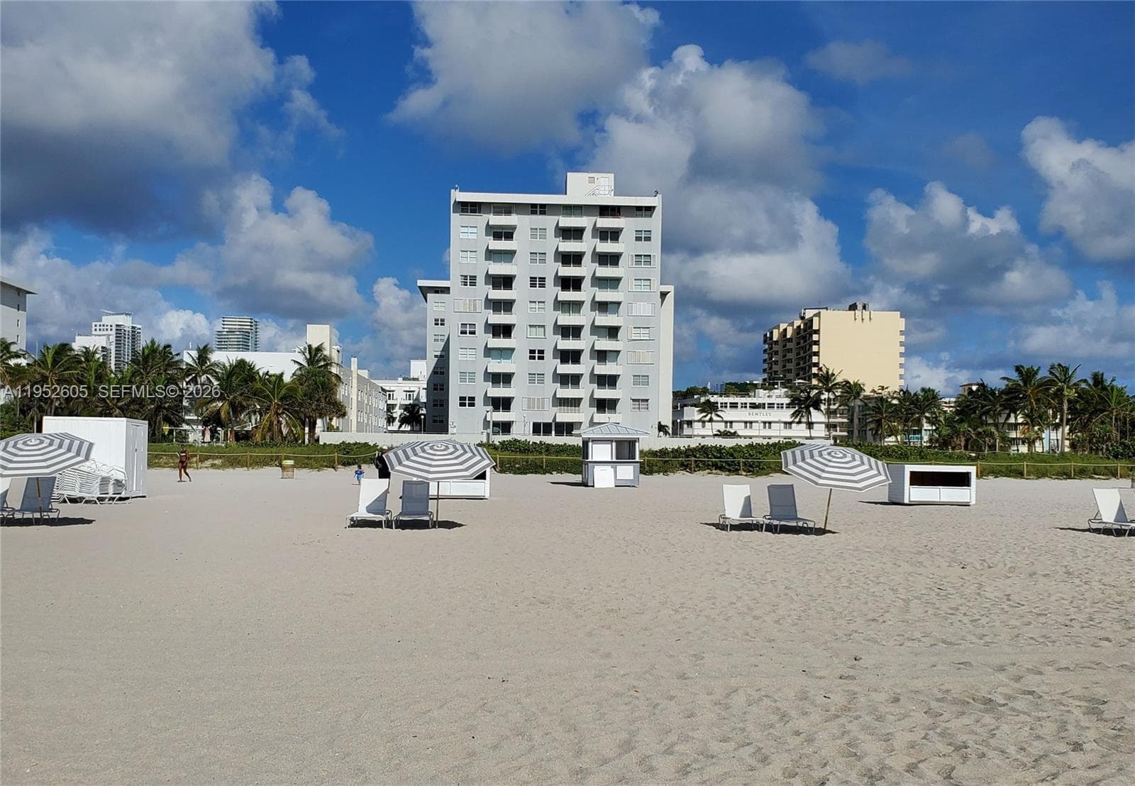 465 Ocean Dr 419 photo 24