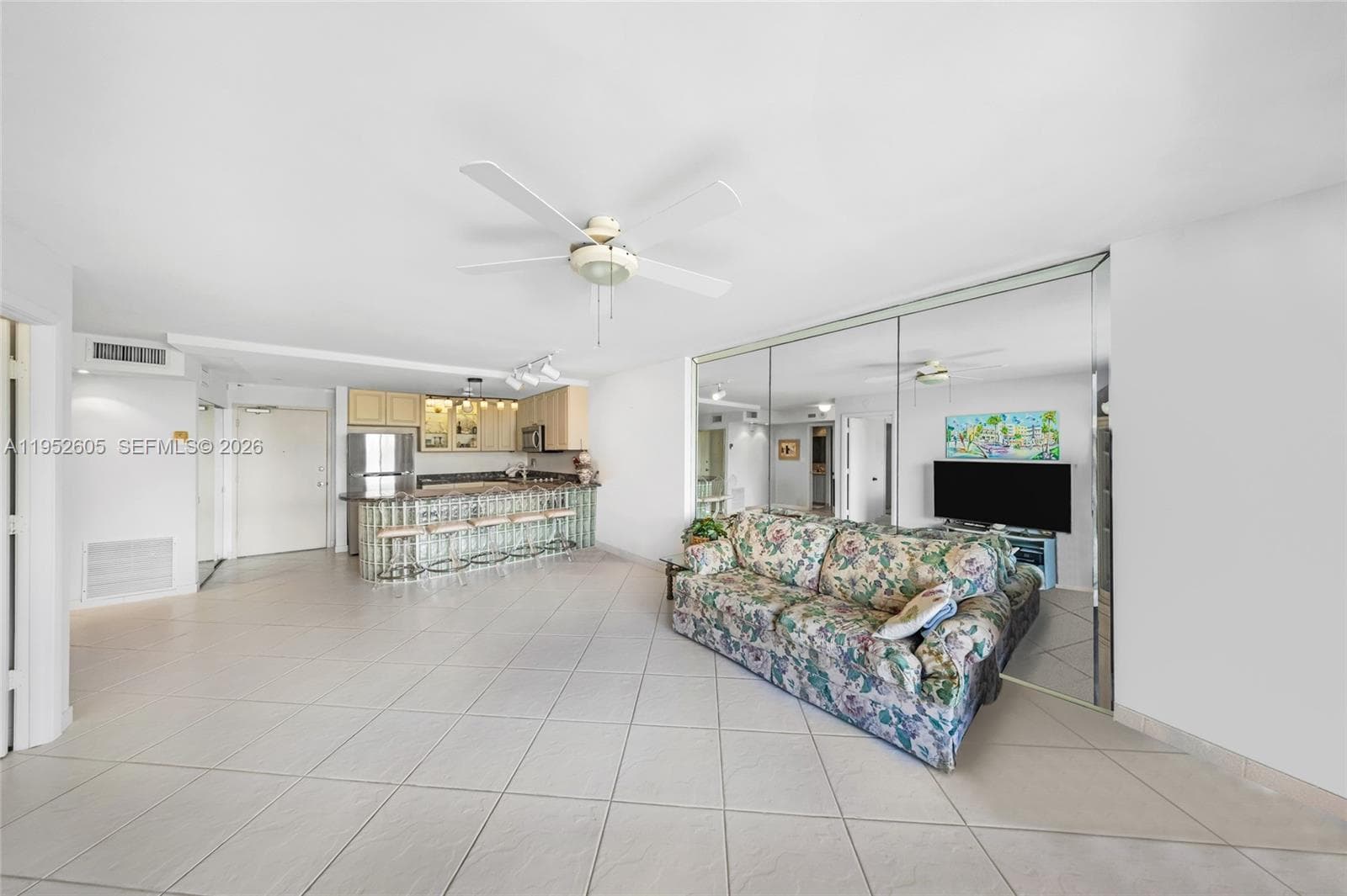 465 Ocean Dr 419 photo 10