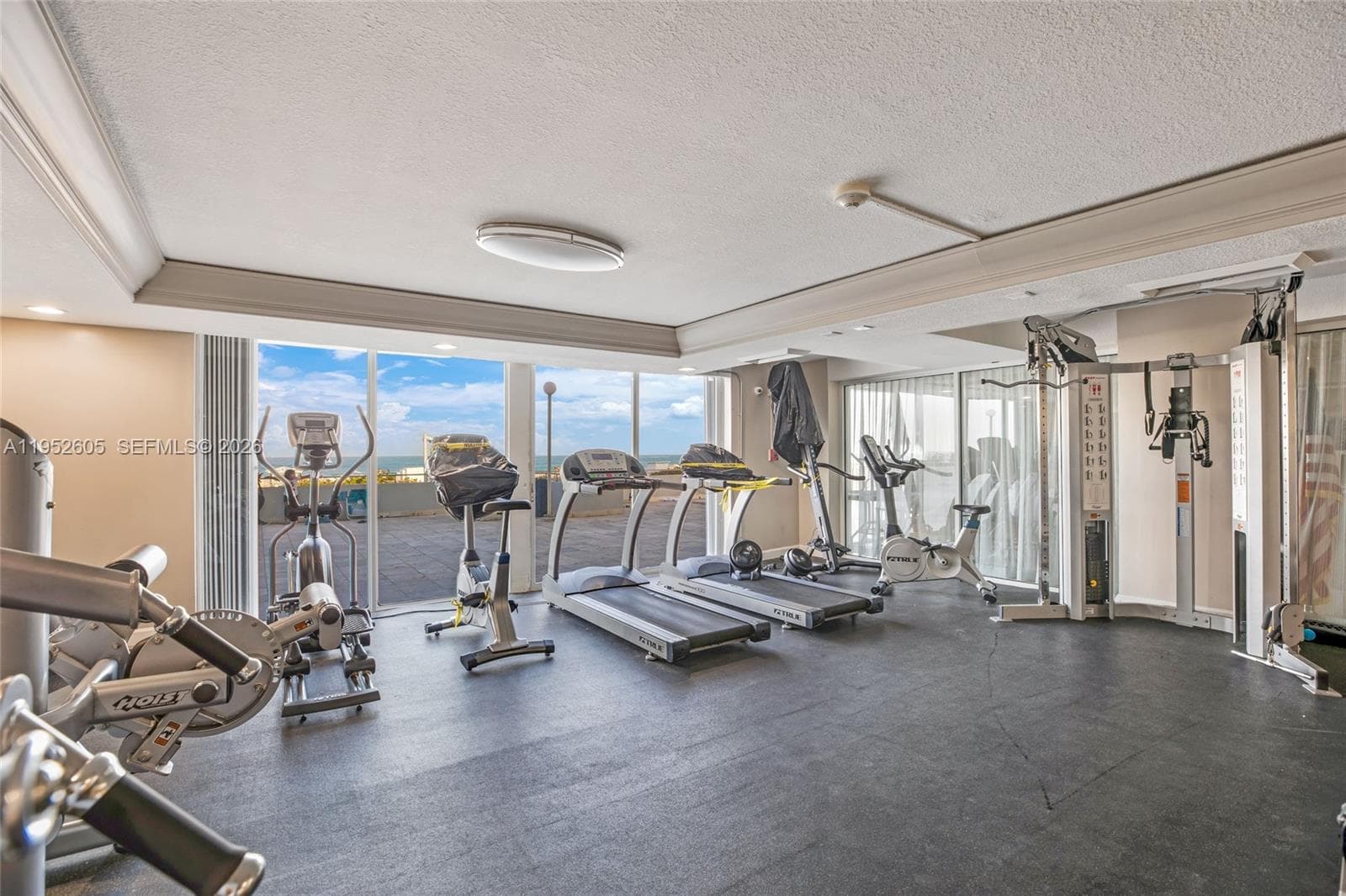465 Ocean Dr 419 photo 25