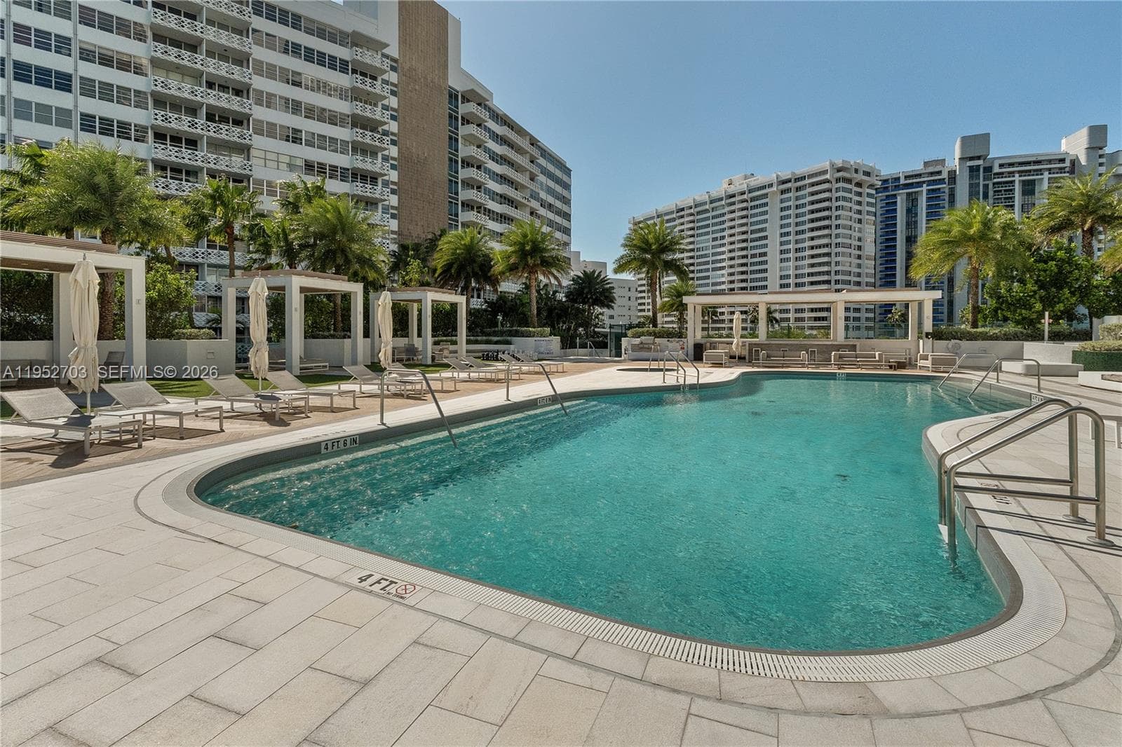 10 Venetian Way 604 photo 20