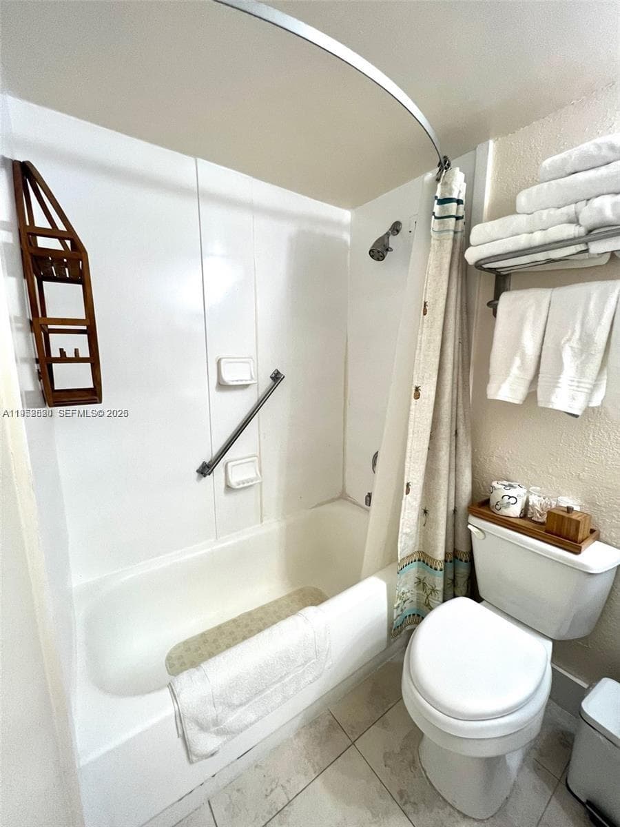 19201 Collins Ave 1102 photo 25