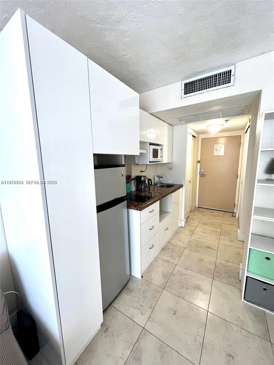 19201 Collins Ave 1102 photo 21