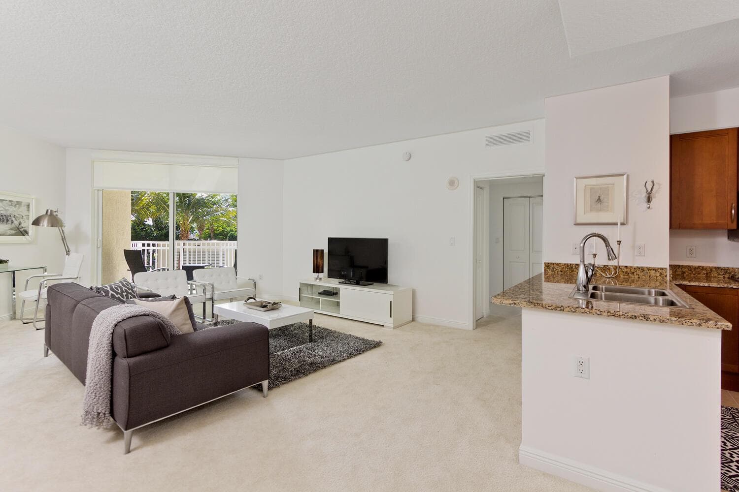 450 N Federal Highway 609 photo 4