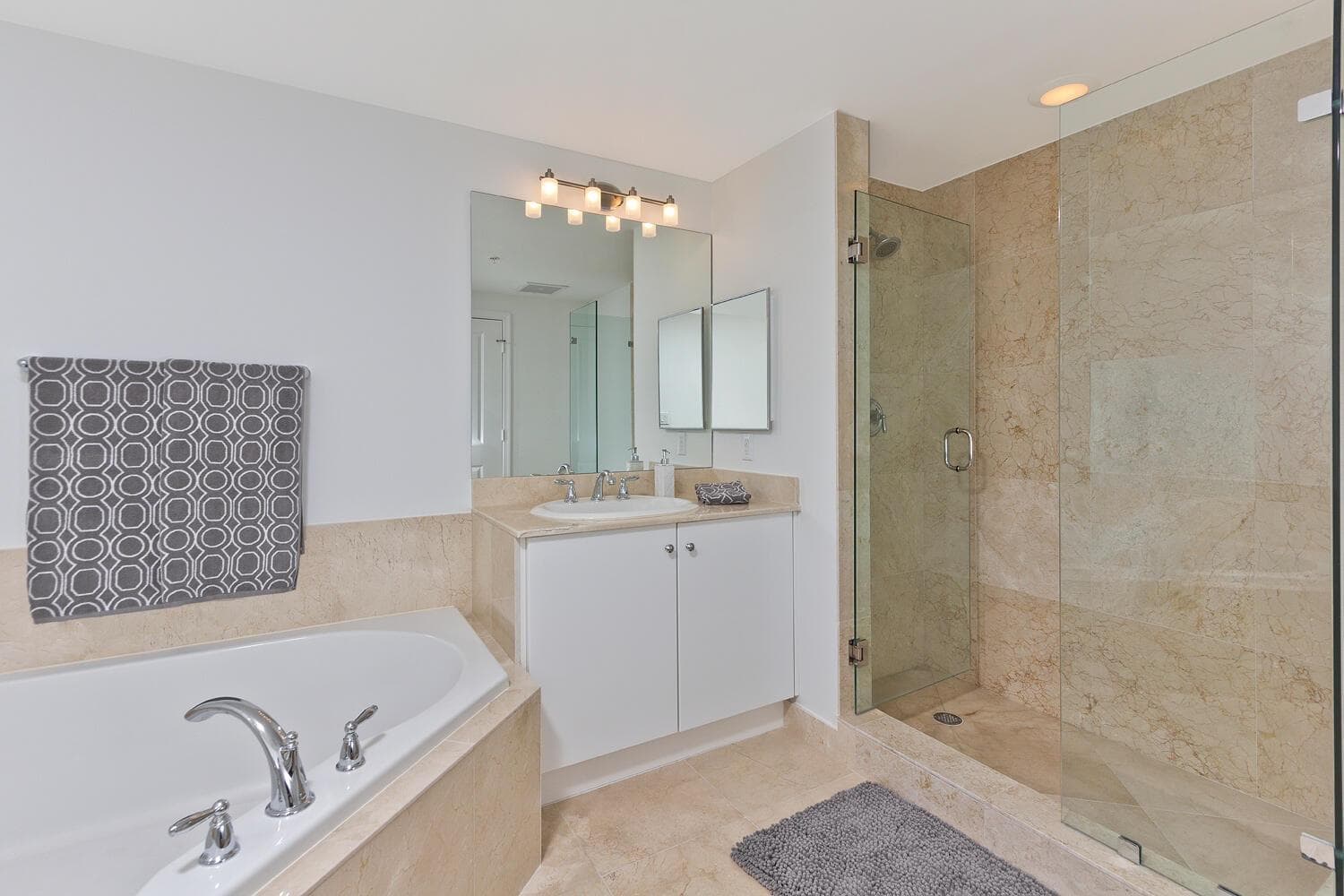450 N Federal Highway 609 photo 25