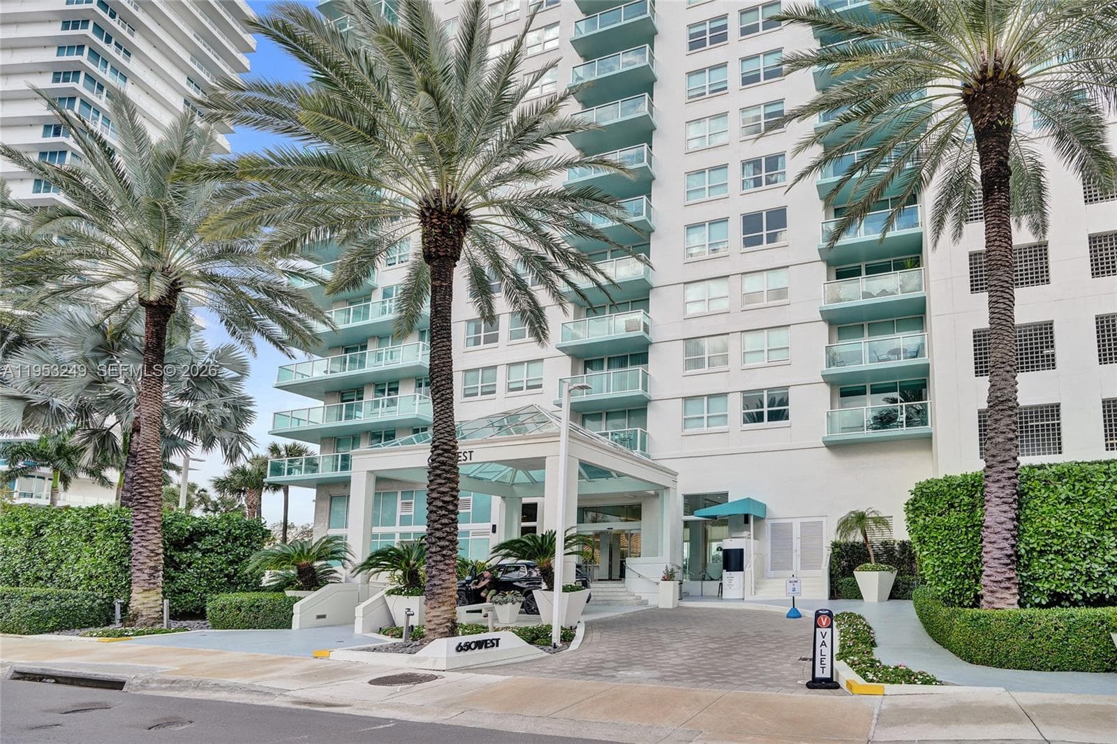 650 West Ave 2206 photo 8