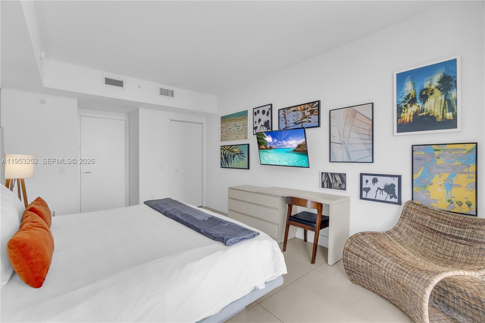 4111 S Ocean Dr 1507 photo 13