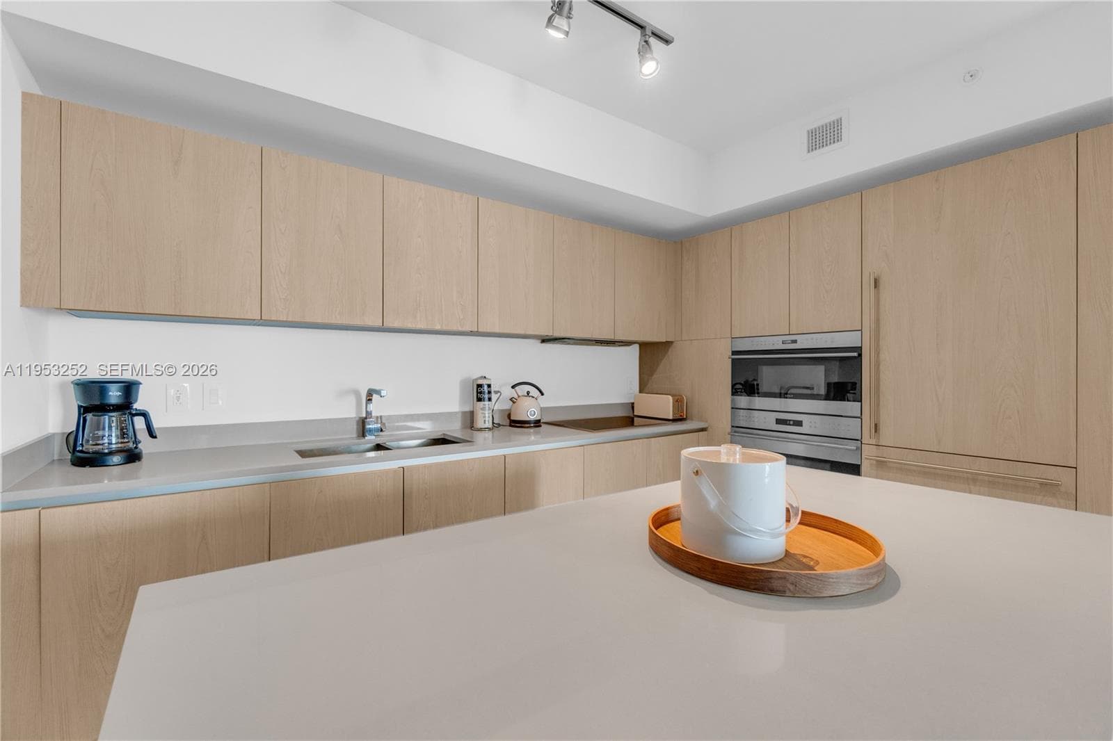 4111 S Ocean Dr 1507 photo 9