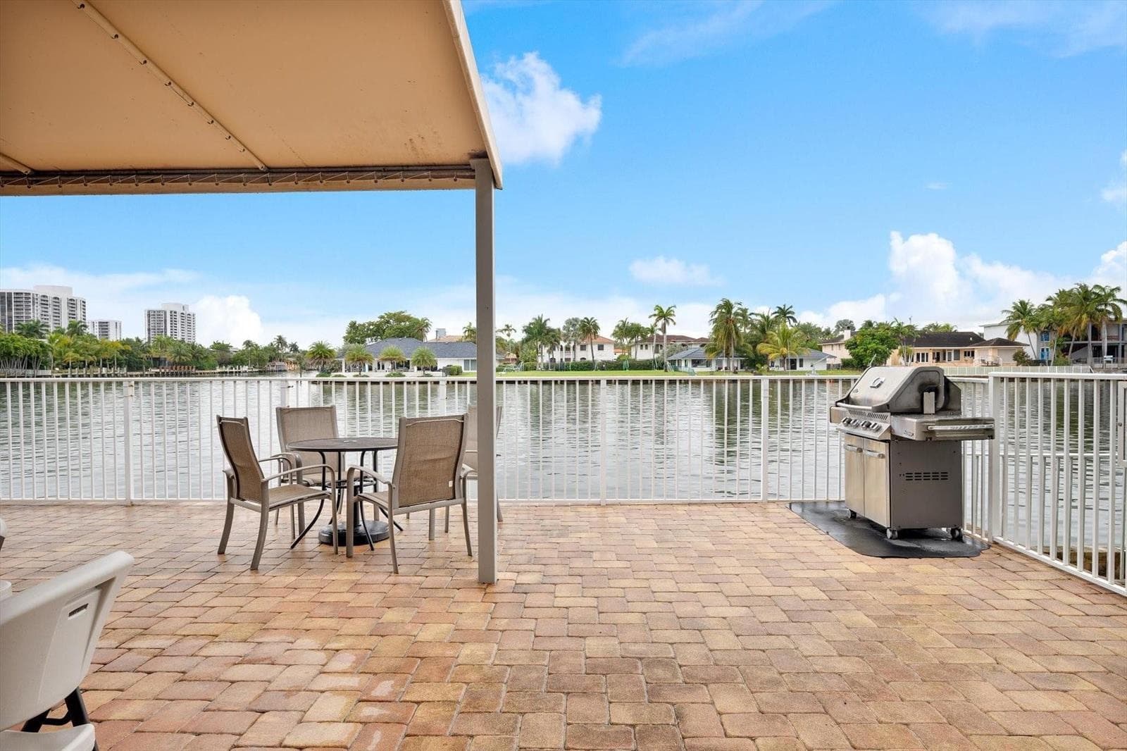 3161 S Ocean Drive 409 photo 23