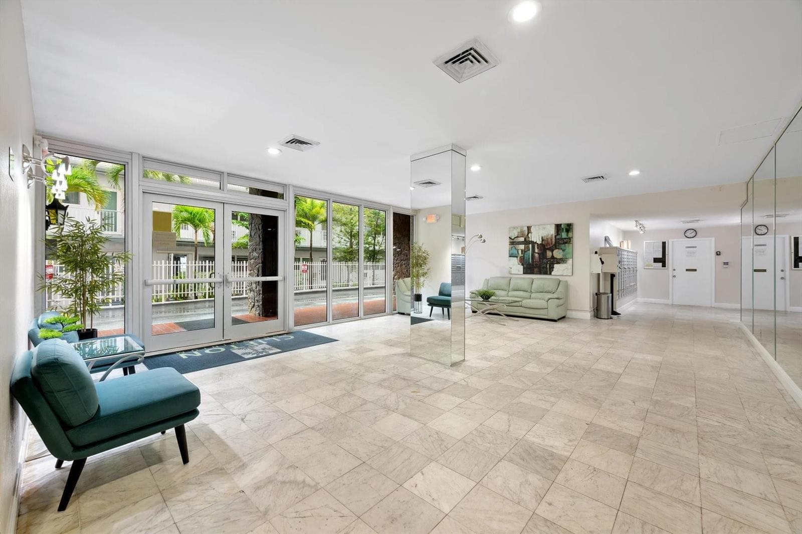 3161 S Ocean Drive 409 photo 17