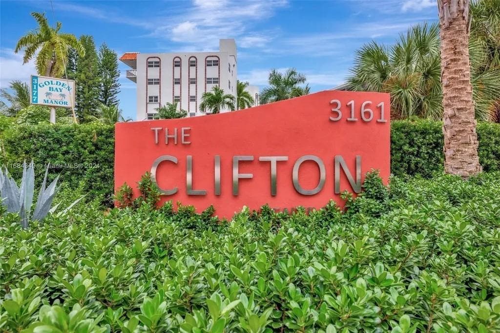 3161 S Ocean Drive 409 photo 16