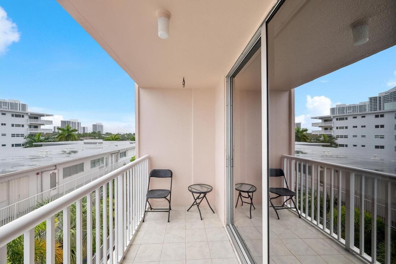 3161 S Ocean Drive 409 photo 4