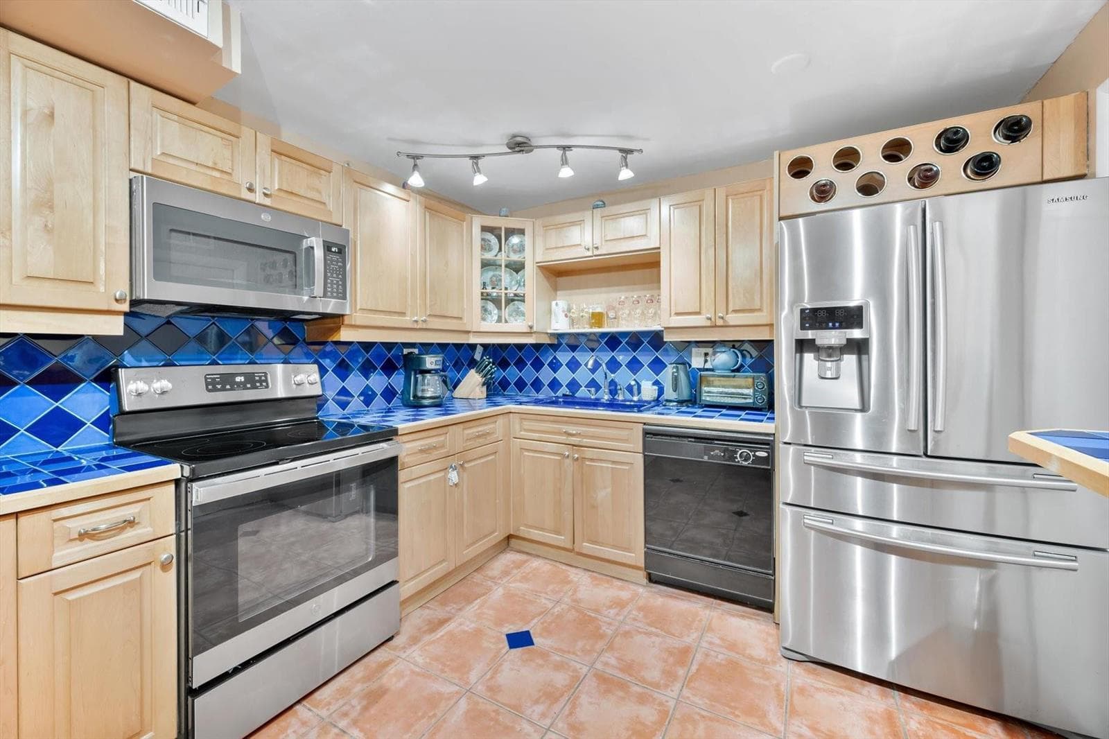 3161 S Ocean Drive 409 photo 8
