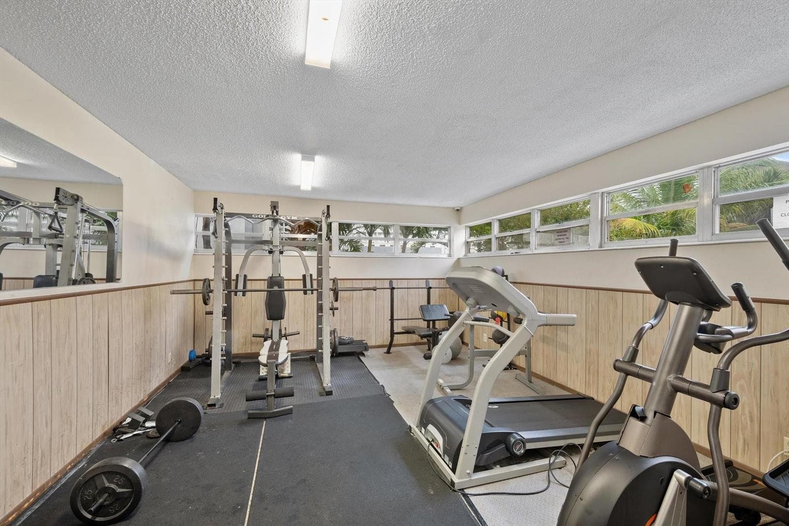 3161 S Ocean Drive 409 photo 25