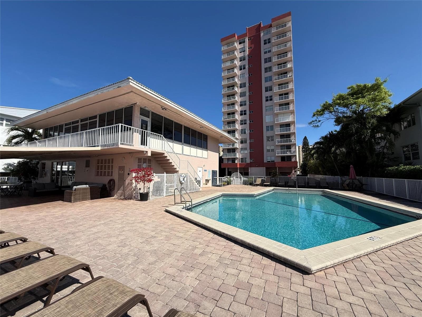 3161 S Ocean Drive 901 photo 16
